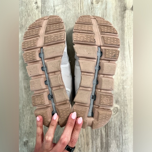 On Running cloud 5 women’s sand rose brown Running Shoes size 8 - Picture 6 of 7